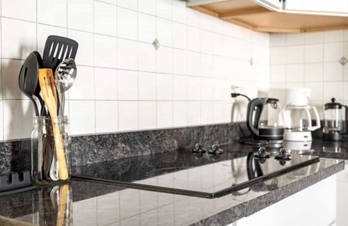 South Medford Apartment | Charming 2-bedroom apartment with parking in lovely Somerville