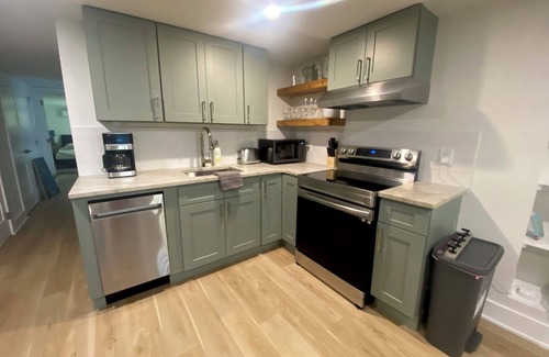 Near Northeast Apartment | Charming 2-bedroom apartment with AC, WiFi in brilliant Washington