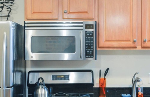 Le Droit Park Apartment | Charming 2-bedroom apartment in Bloomingdale Northwest DC