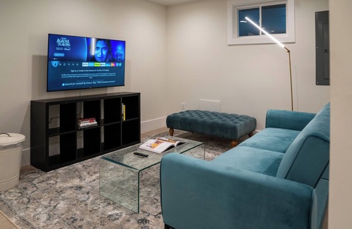 Brightwood Park Apartment | Charming 2-bedroom apartment in Washington with AC and parking