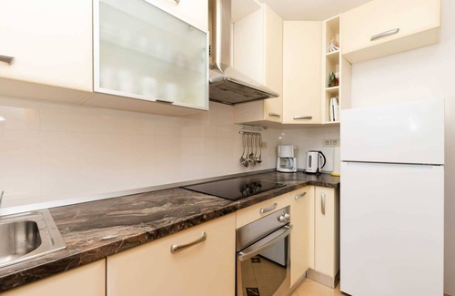Artatore Apartment | Charming 2-Bedroom apartment for 4