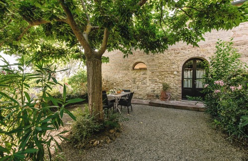 Capannoli Apartment | Charming 2-bedroom apartment with AC and fitness room in Capannoli