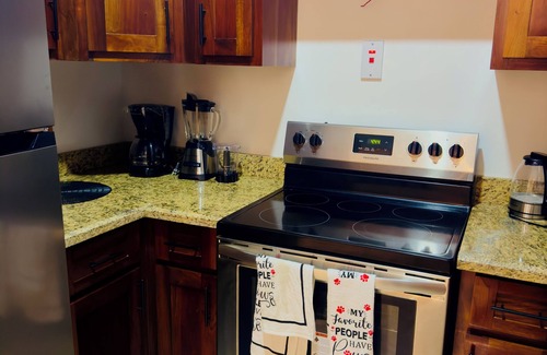 Tryall Apartment | Charming 2-bedroom apartment with AC, WiFi in lovely Sandy Bay.