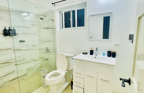 Tryall Apartment | Charming 2-bedroom apartment with AC, WiFi in lovely Sandy Bay.