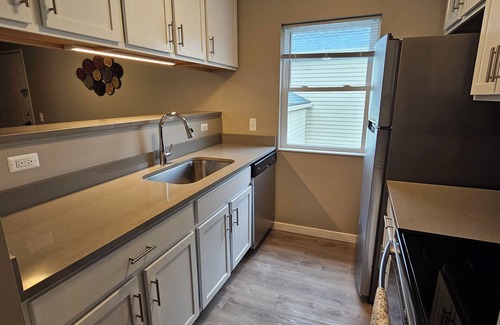 Bryant Pattengill East Apartment | Charming 2-bedroom apartment with AC, WiFi in amazing Ann Arbor