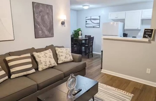 Central Arlington Apartment | Charming 2-bedroom apartment One block from Stadium
