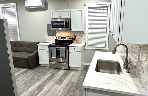 Baltimore Apartment | Charming 2-bedroom apartment in cool Baltimore with AC, WiFi