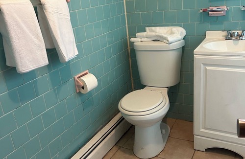 North Cambridge Apartment | Charming 2-bedroom apartment in Cambridge with AC near Harvard Tufts porter sq