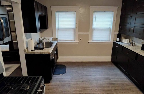Cleveland Apartment | Charming 2-bedroom apartment with AC; near hospitals and Case Western