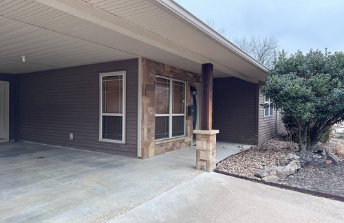 McAlester Apartment | Charming 2-bedroom apartment with WiFi, AC in wonderful McAlester
