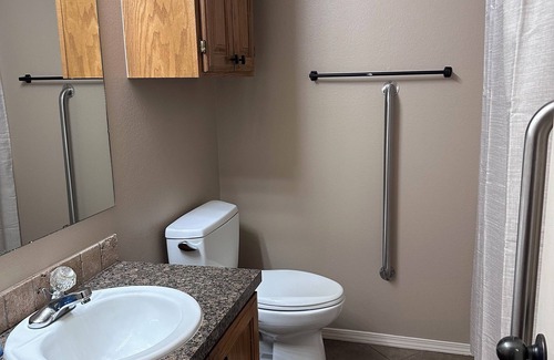 McAlester Apartment | Charming 2-bedroom apartment with WiFi, AC in wonderful McAlester