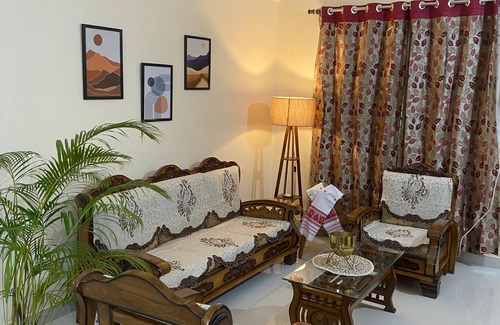 Sualkuchi Apartment | Charming 2-bedroom apartment with fitness room, WiFi in Guwahati