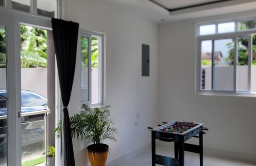 Camperdown Apartment | Charming 2-bedroom apartment with AC, WiFi in wonderful Kingston