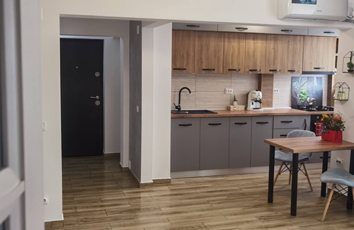 Ploiesti Apartment | Charming 2-bedroom apartment with AC, WiFi in enchanting Ploiești