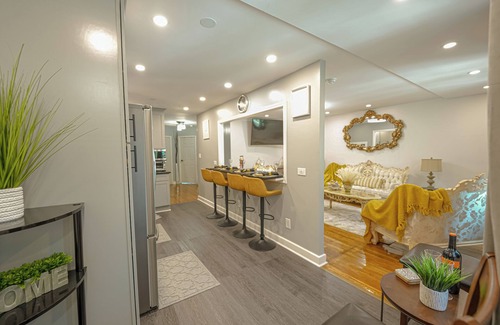 Canarsie Apartment | Charming 2-bedroom apartment with WiFi, AC in wonderful Brooklyn