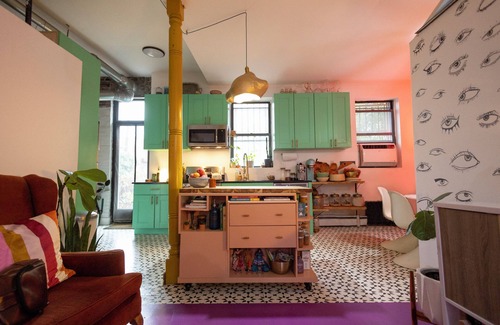 Columbia Street Waterfront District Apartment | Charming 2-bedroom apartment in fabulous Red Hook, Brooklyn with WiFi and a yard