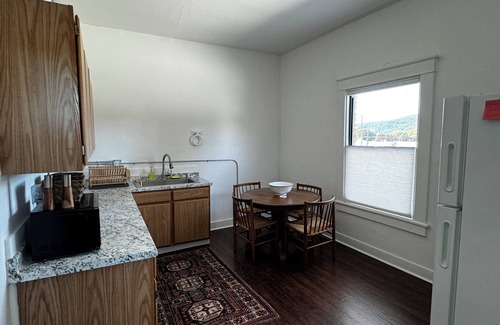 Chewelah Apartment | Charming 2-bedroom apartment in marvelous Chewelah with AC, WiFi