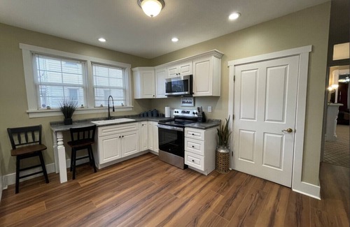 Marietta Condo | Charming 2-Bedroom Apartment Near Historic Downtown Marietta