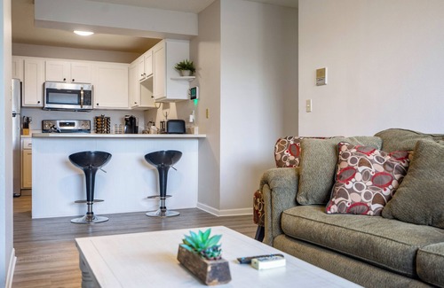 St. Cloud Apartment | Charming 2-bedroom apartment near SCSU with WiFi, AC in delightful St. Cloud!
