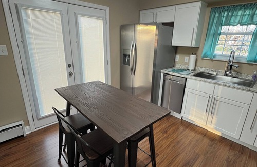 Wartburg Apartment | Charming 2-bedroom apartment in lovely Wartburg. Close to Hiking & Kayaking