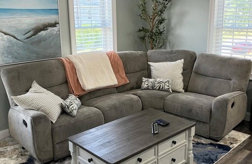 Westerly House | Charming 2-bedroom apartment in brilliant Westerly with AC, WiFi