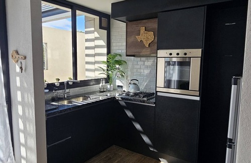 Guaymallen Apartment | Charming 2-bedroom apartment in fabulous Mendoza close to shopping center.