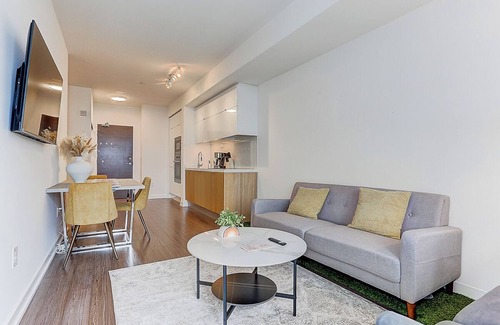 CityPlace Apartment | Charming 2-bedroom apartment with WiFi, AC near CN tower