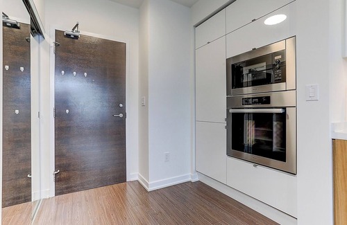 CityPlace Apartment | Charming 2-bedroom apartment with WiFi, AC near CN tower