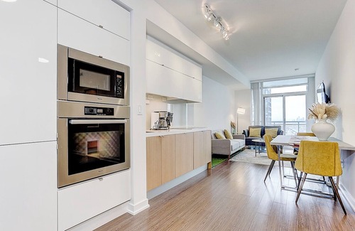 CityPlace Apartment | Charming 2-bedroom apartment with WiFi, AC near CN tower