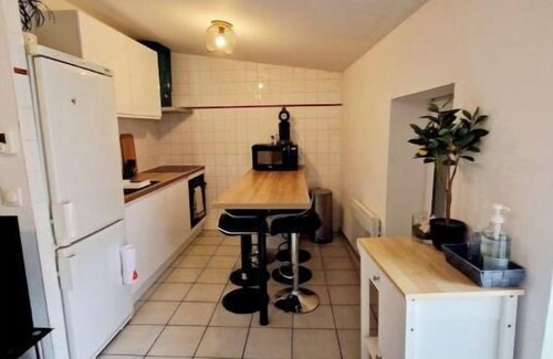 Chateauvert Apartment | Charming 2-bedroom apartment 400m from station center