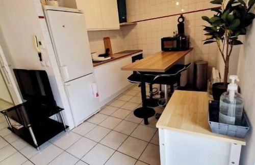 Chateauvert Apartment | Charming 2-bedroom apartment 400m from station center