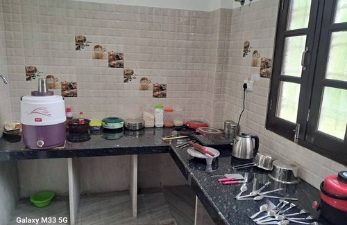 Udaipur Apartment | Charming 2-bedroom apartment with WiFi, AC in welcoming Udaipur
