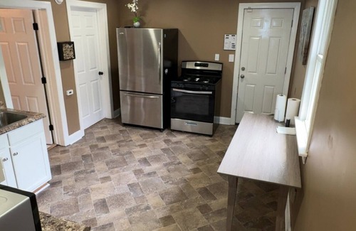 Buffalo Apartment | Charming 2-bedroom apartment in wonderful Buffalo with WiFi, AC