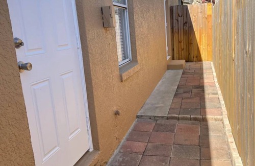 Orlando Apartment | Charming 2-bedroom apartment with WiFi, AC in lovely Orlando