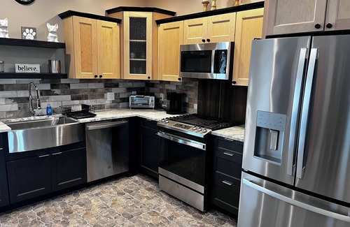 Warwick Apartment | Charming 2-bedroom apartment in Warwick close to TF Green Airport