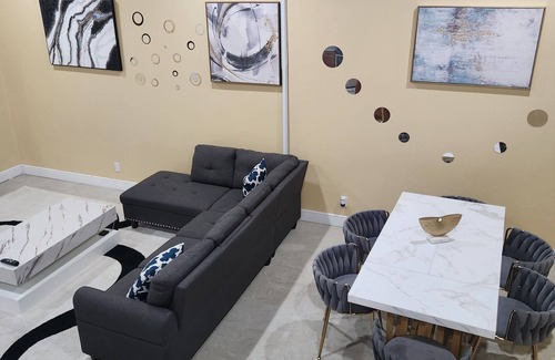 Nassau Apartment | Charming 2-bedroom apartment with WiFi, AC in Nassau