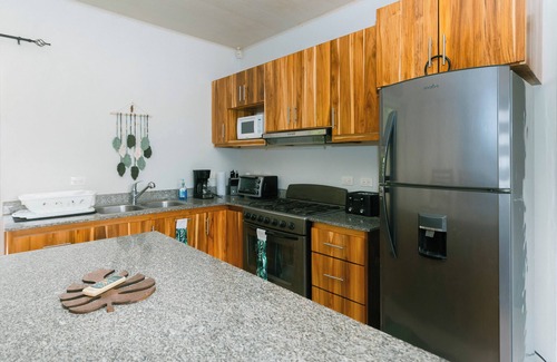 Quepos Villa | Charming 2-Bedroom Apartment with Cozy Ambiance, Patio & 2 Baths-Your Dream Home