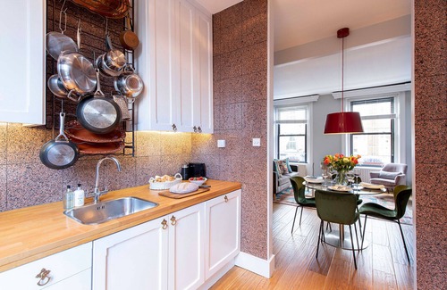 Parsons Green and Walham Apartment | Charming 2 bedroom apartment in the affluent Chelsea area, by London Perfect