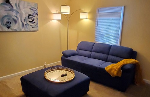 Auburn Apartment | Charming 2-bedroom apartment in delightful Auburn with AC, WiFi, pet friendly