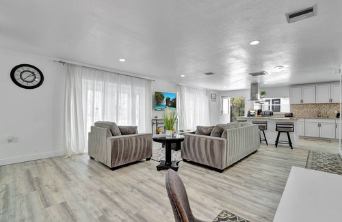 Plantation Estates Apartment | Charming 2-bedroom apartment in lovely DeBary with AC, WiFi