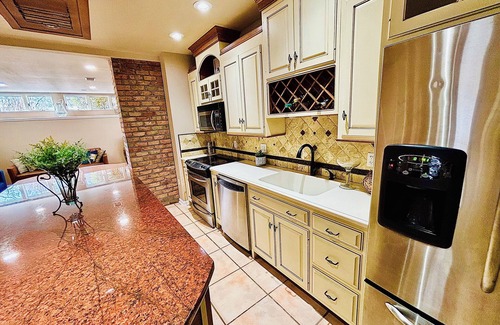 Zionhill Apartment | Charming 2-bedroom apartment with kitchen,fitness room, pool in brilliant Emmaus