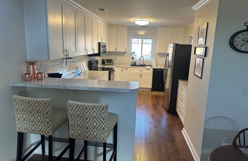Newton Apartment | Charming 2-bedroom apartment located on Main Street in The Heart of Catawba Co.