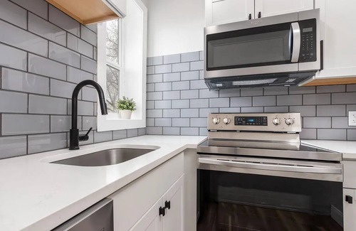 Pueblo Apartment | Charming 2-bedroom apartment with AC, WiFi in enchanting Pueblo