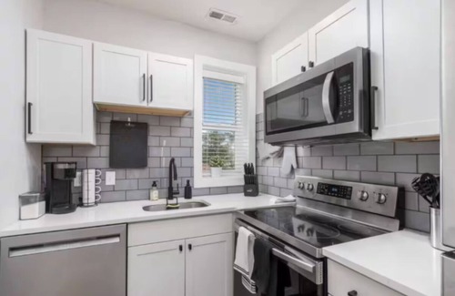 Pueblo Apartment | Charming 2-bedroom apartment in wonderful Pueblo with AC, WiFi