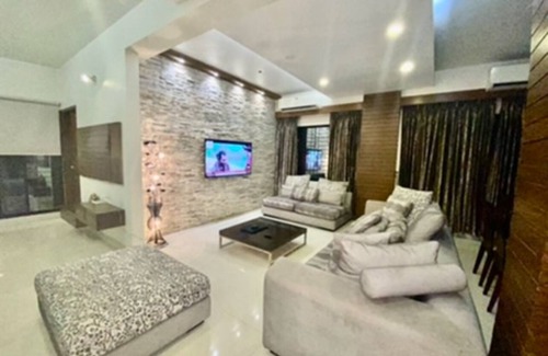 Banani Apartment | Charming 2-bedroom apartment with WiFi, AC in Gulshan 1. Niketon Dhaka.