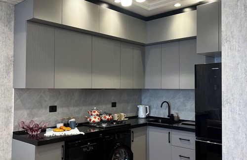 Baku Apartment | Charming 2-bedroom apartment with WiFi, AC in delightful Baku