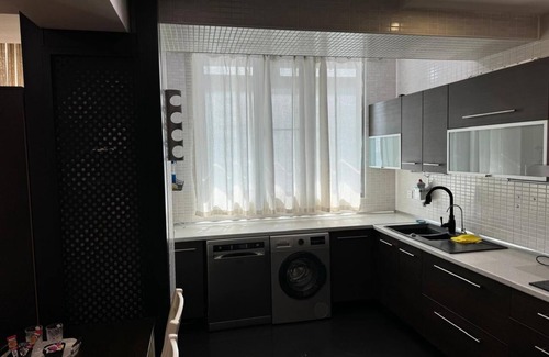 Nasimi Apartment | Charming 2-bedroom apartment in delightful Baku with AC, WiFi