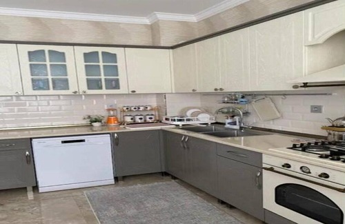 Baku Apartment | Charming 2-bedroom apartment with AC, FREE WiFi in delightful Bakı