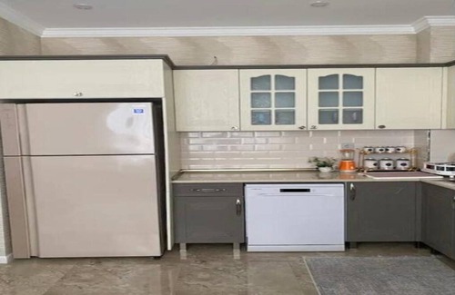 Baku Apartment | Charming 2-bedroom apartment with AC, FREE WiFi in delightful Bakı