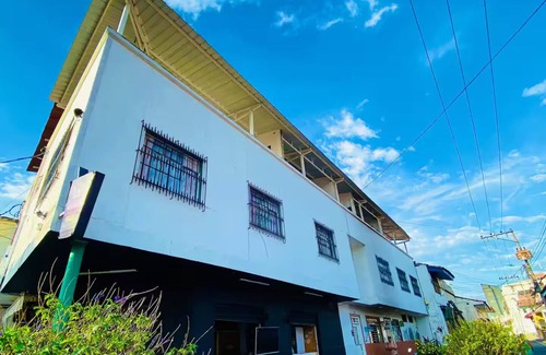 San Antonio Apartment | Charming 2-bedroom apartment in lovely Cali with AC